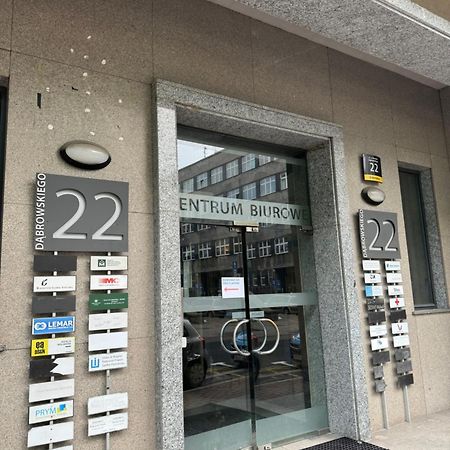 Kawalerki Basi Przy Dabrowskiego 22 Katowice Luaran gambar